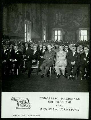 Partecipazione di Giovanni Gronchi al 1° Congresso nazionale sui problemi della municipalizzazione, tenutosi a Roma il 2 luglio 1955