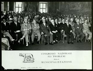 Partecipazione di Giovanni Gronchi al 1° Congresso nazionale sui problemi della municipalizzazione, tenutosi a Roma il 2 luglio 1955