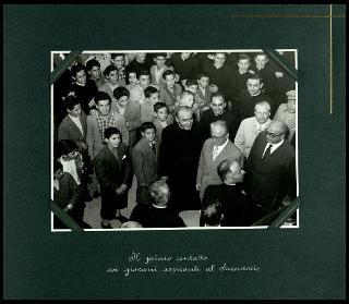 Alba il 7 settembre 1955. Giovanni Gronchi visita la Casa Madre della Pia Società San Paolo, fondata da Don Giacomo Alberione il 20 agosto 1914
