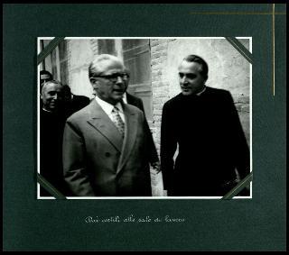 Alba il 7 settembre 1955. Giovanni Gronchi visita la Casa Madre della Pia Società San Paolo, fondata da Don Giacomo Alberione il 20 agosto 1914