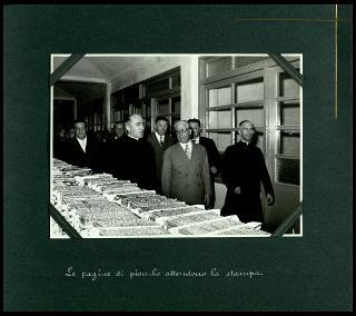 Alba il 7 settembre 1955. Giovanni Gronchi visita la Casa Madre della Pia Società San Paolo, fondata da Don Giacomo Alberione il 20 agosto 1914