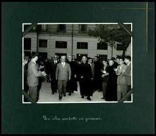 Alba il 7 settembre 1955. Giovanni Gronchi visita la Casa Madre della Pia Società San Paolo, fondata da Don Giacomo Alberione il 20 agosto 1914