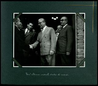 Alba il 7 settembre 1955. Giovanni Gronchi visita la Casa Madre della Pia Società San Paolo, fondata da Don Giacomo Alberione il 20 agosto 1914