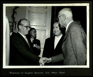 Giovanni Gronchi all'inaugurazione della Sala del Tiepolo nel Palazzo Isimbardi, sede della amministrazione provinciale di Milano
