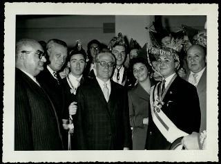 Giovanni Gronchi partecipa alla celebrazione di Guglielmo Marconi a Genova in occasione del 60° anniversario della scoperta della radiotelegrafia