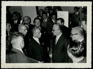 Giovanni Gronchi partecipa alla celebrazione di Guglielmo Marconi a Genova in occasione del 60° anniversario della scoperta della radiotelegrafia