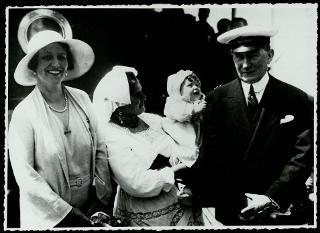 Giovanni Gronchi partecipa alla celebrazione di Guglielmo Marconi a Genova in occasione del 60° anniversario della scoperta della radiotelegrafia
