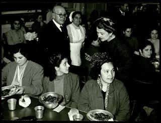 Carla Gronchi visita l'ONMI di Napoli