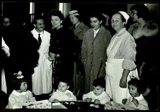 Carla Gronchi visita l'ONMI di Napoli