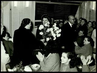 Carla Gronchi visita l'ONMI di Napoli