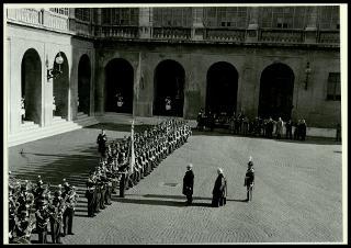 Giovanni Gronchi all'udienza pontificia in Vaticano