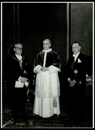 Giovanni Gronchi all'udienza pontificia in Vaticano