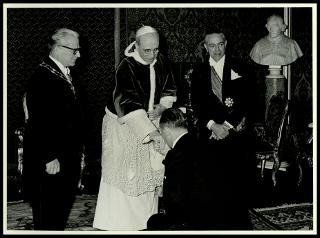 Giovanni Gronchi all'udienza pontificia in Vaticano