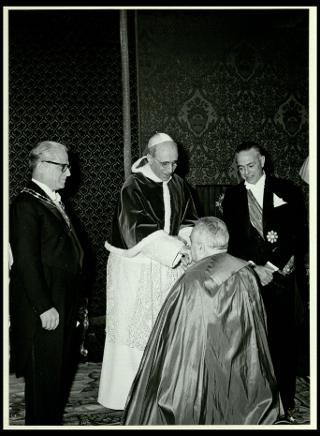 Giovanni Gronchi all'udienza pontificia in Vaticano