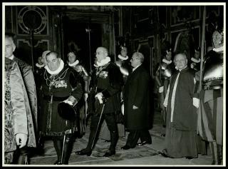 Giovanni Gronchi all'udienza pontificia in Vaticano