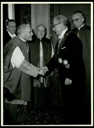 Giovanni Gronchi all'udienza pontificia in Vaticano