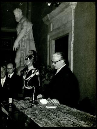 Giovanni Gronchi in visita alla città di Carrara