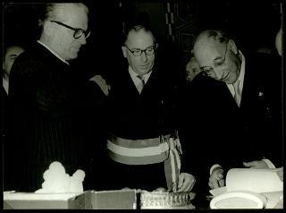 Giovanni Gronchi in visita alla città di Carrara