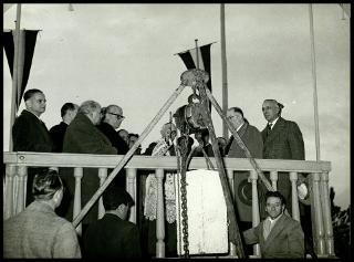 Giovanni Gronchi in visita alla città di Carrara