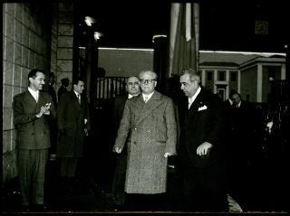Giovanni Gronchi visita lo stabilimento della Dalmine S.p.a. ad Apuania (Massa)