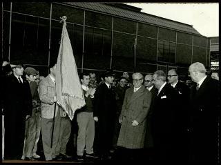 Giovanni Gronchi visita lo stabilimento della Dalmine S.p.a. ad Apuania (Massa)