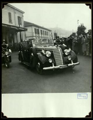 Giovanni Gronchi visita la città di Pontremoli