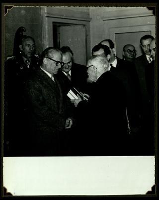 Giovanni Gronchi visita la città di Pontremoli