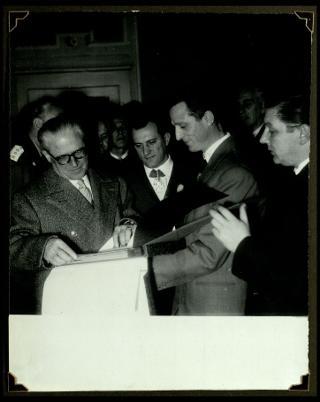 Giovanni Gronchi visita la città di Pontremoli