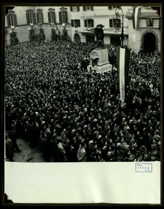 Giovanni Gronchi visita la città di Pontremoli