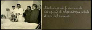 Giovanni Gronchi visita l'ospedale militare principale "Sottotenente Medico Attilio Friggeri Medaglia d'oro al Valor militare" di Roma (Ospedale del Celio)