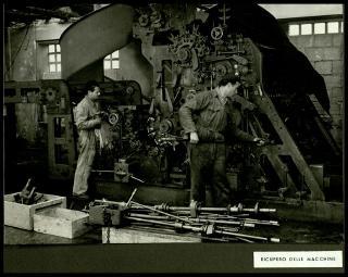 Testimonianze delle officine grafiche Trevisan di Castelfranco Veneto con la documentazione della distruzione a causa di un incendio il 9 gennaio 1956 fino alla ripresa dell'attività nel gennaio 1957