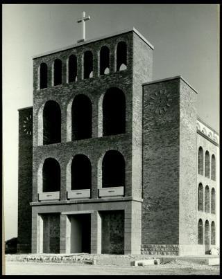 Costruzione del tempio dedicato ai caduti e dispersi in Russia a Cargnacco nel 1956 su progetto dell'architetto Giacomo Della Mea di Udine