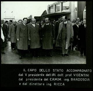Giovanni Gronchi visita il Centro addestramento maestranze industriali