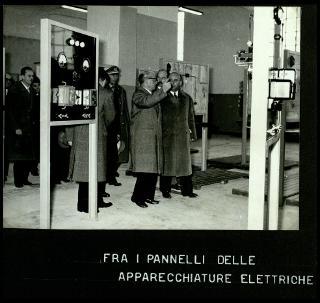 Giovanni Gronchi visita il Centro addestramento maestranze industriali