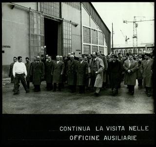 Giovanni Gronchi visita il Centro addestramento maestranze industriali