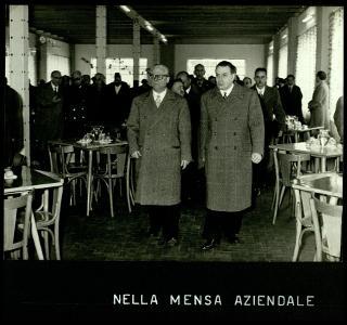 Giovanni Gronchi visita il Centro addestramento maestranze industriali