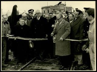 Giovanni Gronchi partecipa all'inaugurazione del grande bacino di carenaggio della Società esercizio bacini napoletani