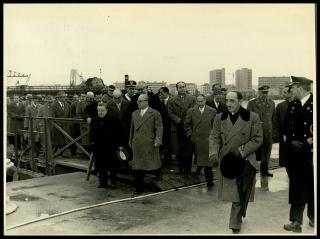 Giovanni Gronchi partecipa all'inaugurazione del grande bacino di carenaggio della Società esercizio bacini napoletani