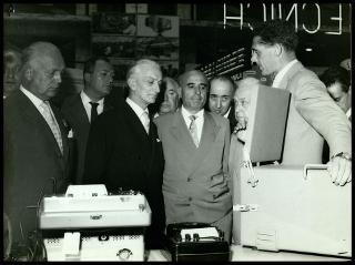Giovanni Gronchi partecipa alla rassegna internazionale elettronica, nucleare e teleradiocinematografica tenutasi al Palazzo dei Congressi di Roma EUR dal 28 giugno al 15 luglio 1956