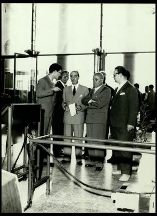 Giovanni Gronchi partecipa alla rassegna internazionale elettronica, nucleare e teleradiocinematografica tenutasi al Palazzo dei Congressi di Roma EUR dal 28 giugno al 15 luglio 1956