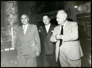 Giovanni Gronchi partecipa alla rassegna internazionale elettronica, nucleare e teleradiocinematografica tenutasi al Palazzo dei Congressi di Roma EUR dal 28 giugno al 15 luglio 1956