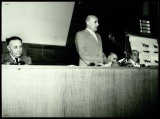 Giovanni Gronchi partecipa alla rassegna internazionale elettronica, nucleare e teleradiocinematografica tenutasi al Palazzo dei Congressi di Roma EUR dal 28 giugno al 15 luglio 1956