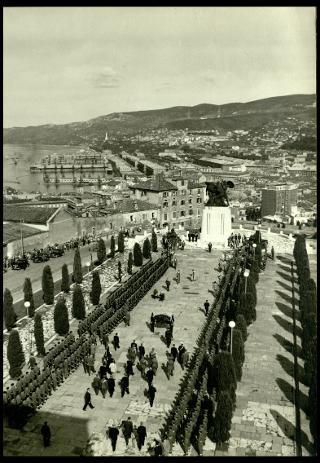 Giovanni Gronchi al VI Congresso nazionale della stampa italiana a Trieste