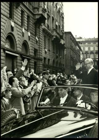 Giovanni Gronchi al VI Congresso nazionale della stampa italiana a Trieste