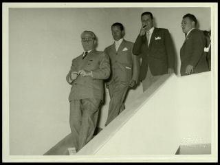 Giovanni Gronchi visita il Centro di colonizzazione di Vicarello di Volterra nel novembre 1956