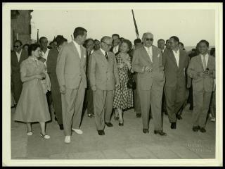 Giovanni Gronchi visita il Centro di colonizzazione di Vicarello di Volterra nel novembre 1956