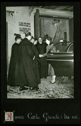 Carla Gronchi visita l'Educatorio Nazareth di Secondigliano