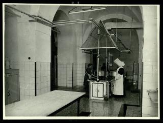 L'orfanotrofio Maria Cristina di Savoia a Bitonto negli anni fine '40 e '50