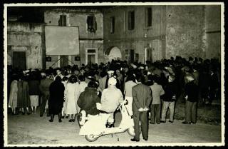 Proiezioni con il cinemobile nel 1956