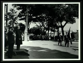 Giovanni Gronchi visita l'Accademia navale di Livorno in occasione del 75° anniversario dell'Istituto
